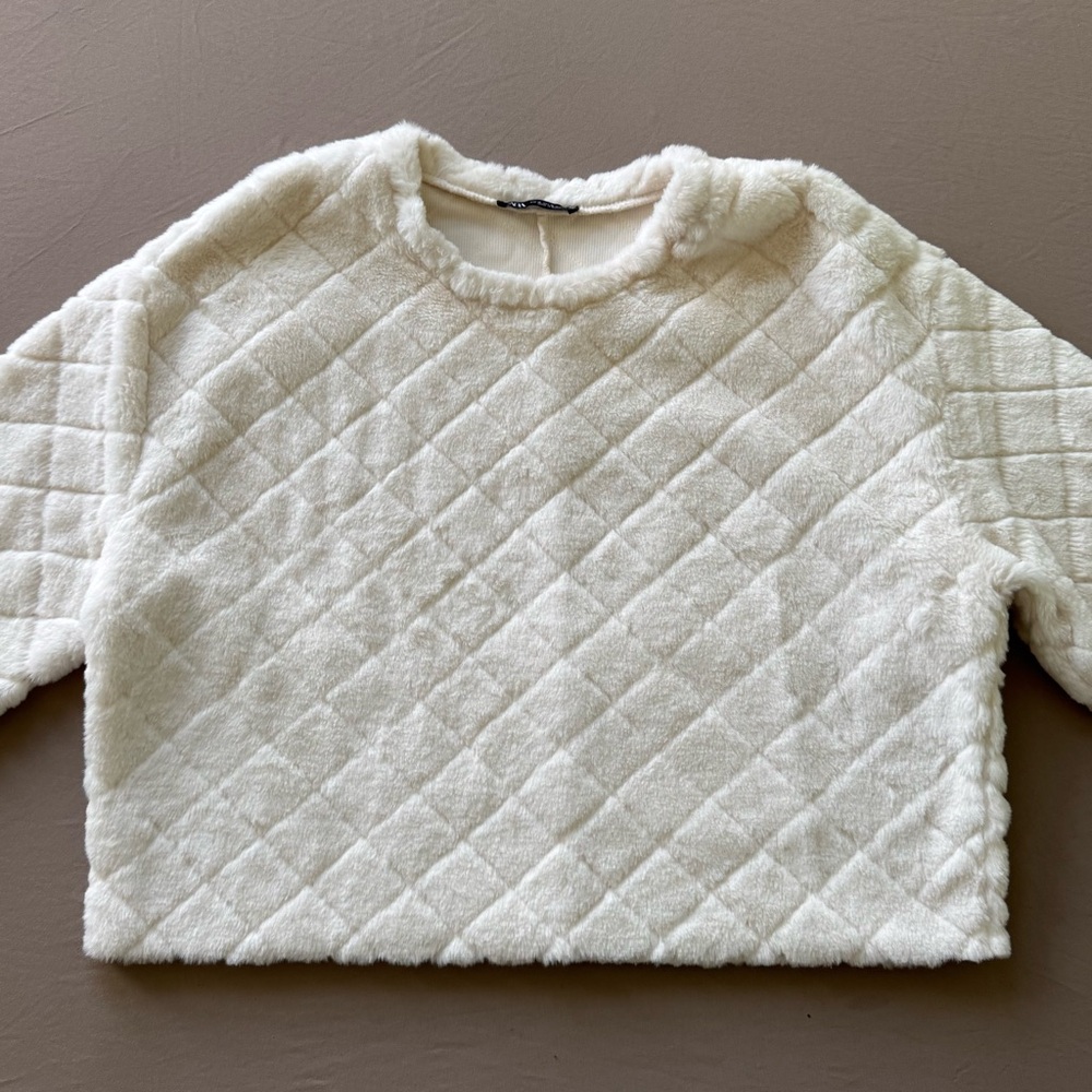 Zara Crop Quilted Faux Fur Sweater - Picture 4 of 12